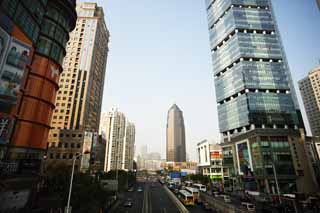 foto,tela,gratis,paisaje,fotografa,idea,Hilera de casas a lo largo de una calle de ciudad de Shangai, Edificio alto, Camino, Automvil, Tienda