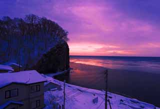 Foto, materiell, befreit, Landschaft, Bild, hat Foto auf Lager,Der Tagesanbruch von Okhotsk, Der Strand, Dawn, Es ist schneebedeckt, Purpurrot