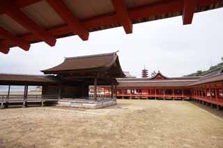 Foto, materieel, vrij, landschap, schilderstuk, bevoorraden foto,Een corridor van Itsukushima-jinja Heiligdom, Wereldwijd cultureel heritage, Otorii, Shinto heiligdom, Ik ben cinnabar rood