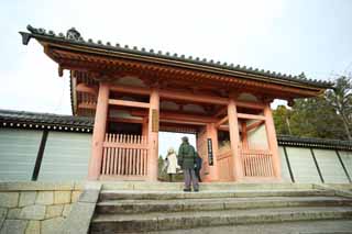 photo, la matire, libre, amnage, dcrivez, photo de la rserve,La porte de Temple Ninna-ji a construit entre la porte principale et la maison principale de l'architecture palais-appele dans la priode Fujiwara, Je suis peint en rouge, escalier de pierre, adorateur, patrimoine de l'humanit