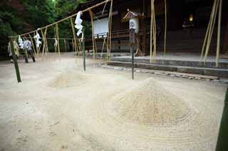 Foto, materiell, befreit, Landschaft, Bild, hat Foto auf Lager,Es ist ein schintoistischer Schrein zeremonieller sandpile in Uji, Suberungsaktionssand, Schintoismus, zeremonieller sandpile, Geist-Aufenthaltsgegenstand