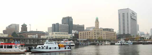 photo,material,free,landscape,picture,stock photo,Creative Commons,Yokohama Port, Yokohama Customs House, The Kanagawa prefectural office, ship, building