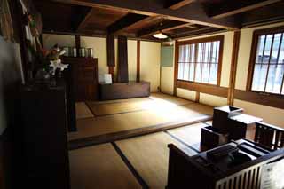 Foto, materieel, vrij, landschap, schilderstuk, bevoorraden foto,Een persoon van Meiji-mura Village Museum naar het oosten pijnboom huis, Gebouw van de Meiji, Tatami schaakmat, Traditie architectuur, Jap-trant gebouw