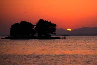 Foto, materieel, vrij, landschap, schilderstuk, bevoorraden foto,De instelling zon van Lake Shinji-ko, De zon, De oppervlakte van het water, Jonggehuwde Eiland, 100 selecties van De jap instelling zon